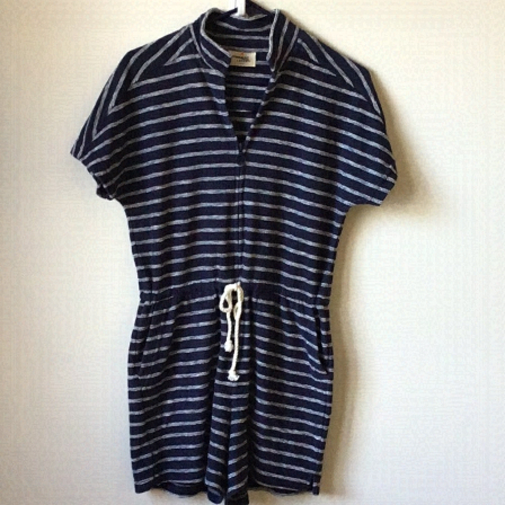 𝅺marine Layer Terry romper blue and white stripe and drawstring waist, pockets